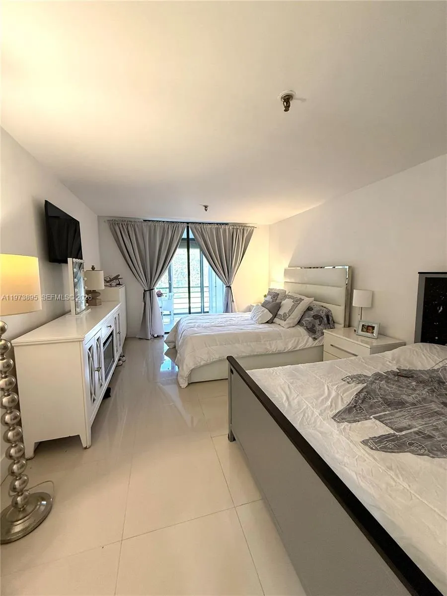 671 Ne 195th St 227-e, Miami, Florida 33179, Miami, Florida 33179, 2 Bedrooms Bedrooms, ,2 BathroomsBathrooms,Residential,For Sale,671 Ne 195th St 227-e, Miami, Florida 33179,A11973895