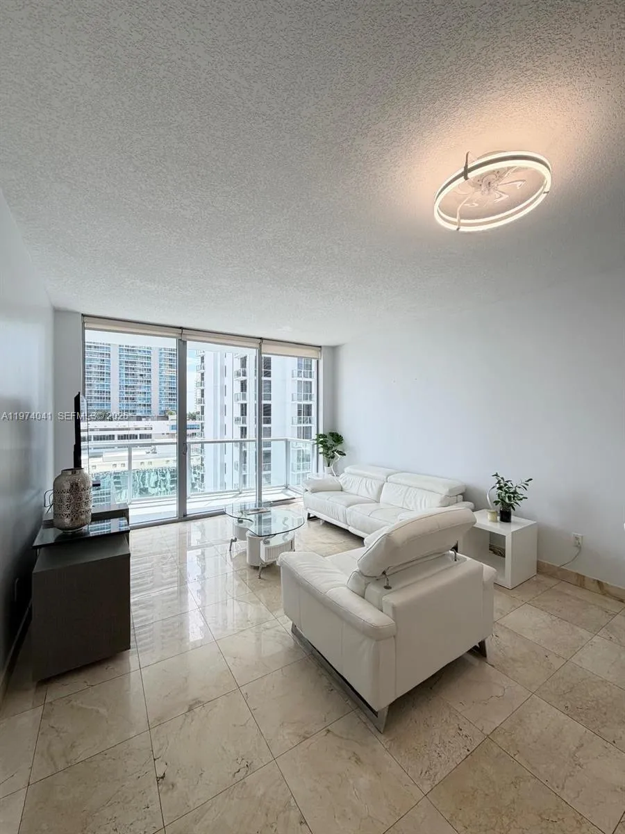 1050 Brickell Ave 1904, Miami, Florida 33131, Miami, Florida 33131, 1 Bedroom Bedrooms, ,1 BathroomBathrooms,Residential Lease,For Rent,1050 Brickell Ave 1904, Miami, Florida 33131,A11974041