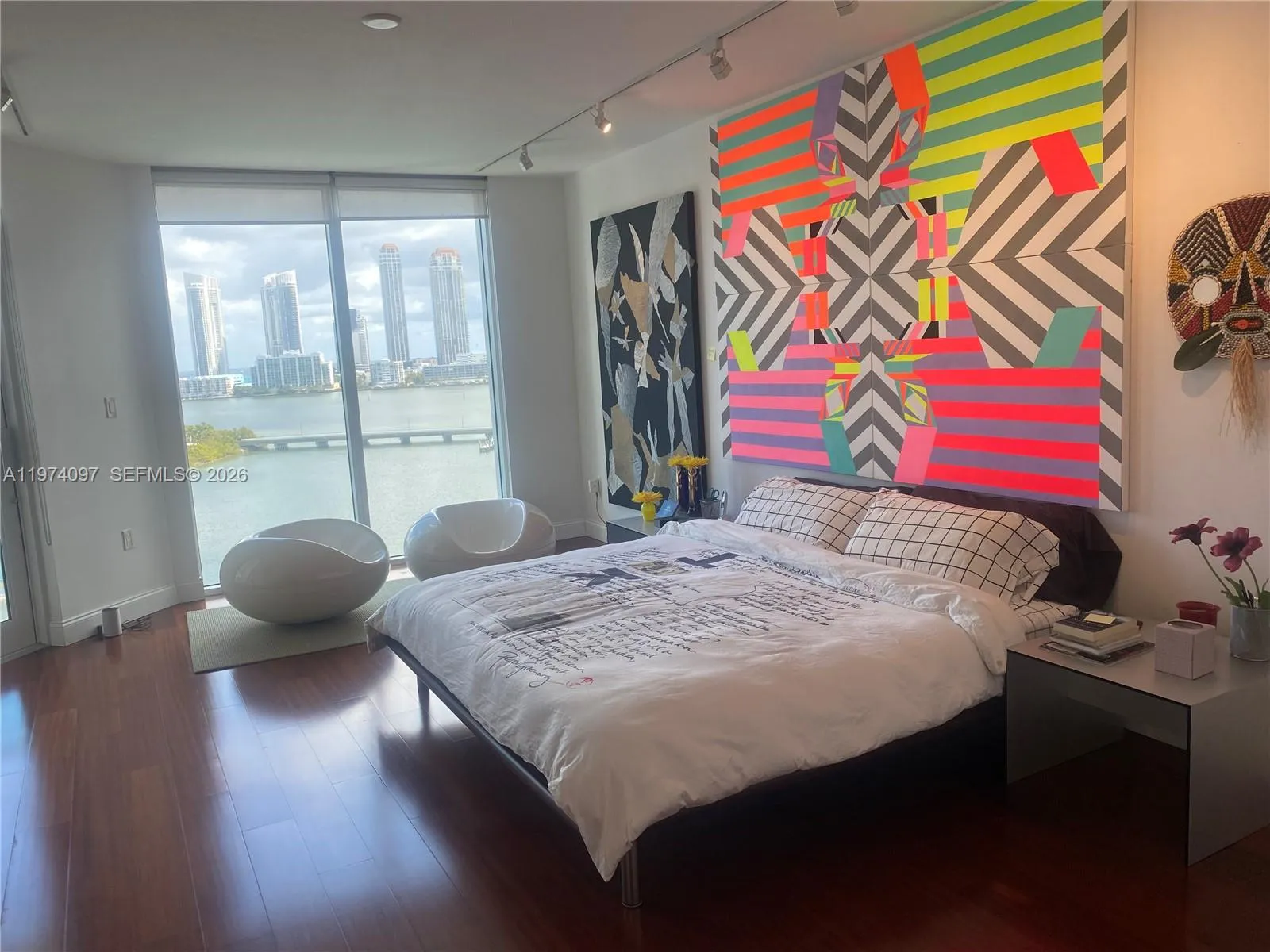 Principal Bedroom with a viewing area.