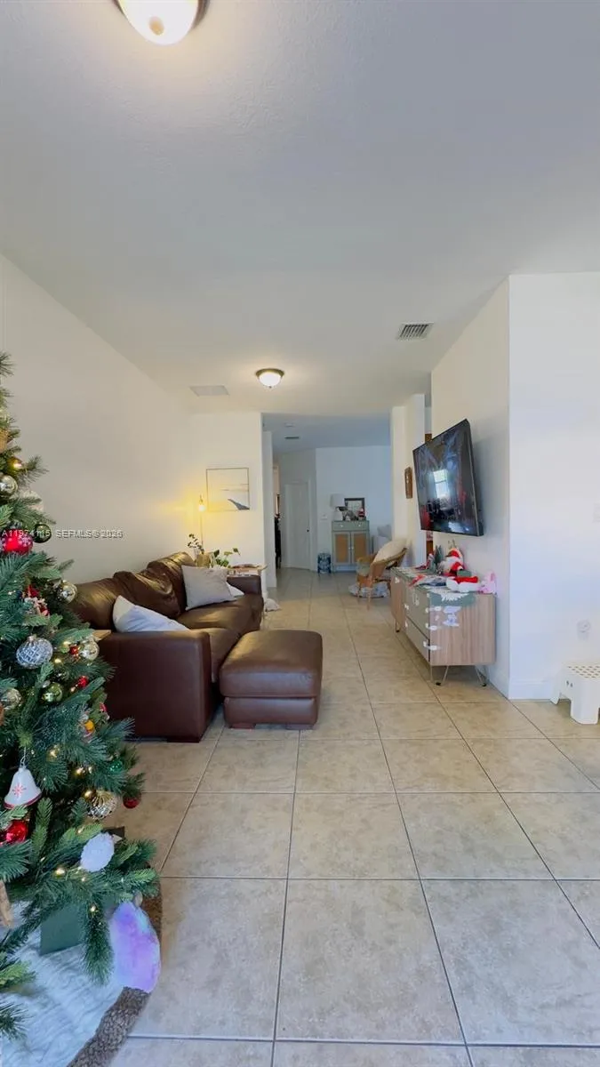 10131 Nw 10th St 0, Miami, Florida 33172, Miami, Florida 33172, 3 Bedrooms Bedrooms, ,2 BathroomsBathrooms,Residential Lease,For Rent,10131 Nw 10th St 0, Miami, Florida 33172,A11974115
