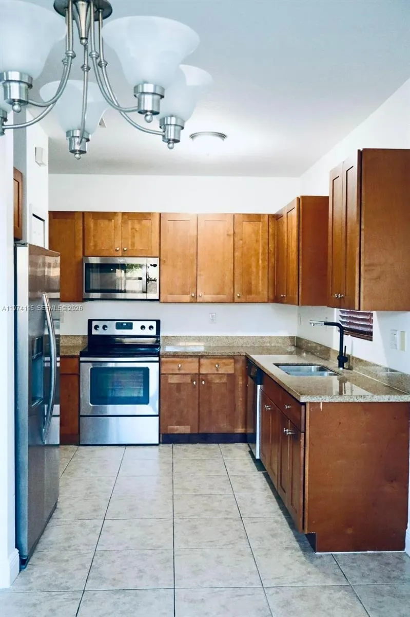 10131 Nw 10th St 0, Miami, Florida 33172, Miami, Florida 33172, 3 Bedrooms Bedrooms, ,2 BathroomsBathrooms,Residential Lease,For Rent,10131 Nw 10th St 0, Miami, Florida 33172,A11974115
