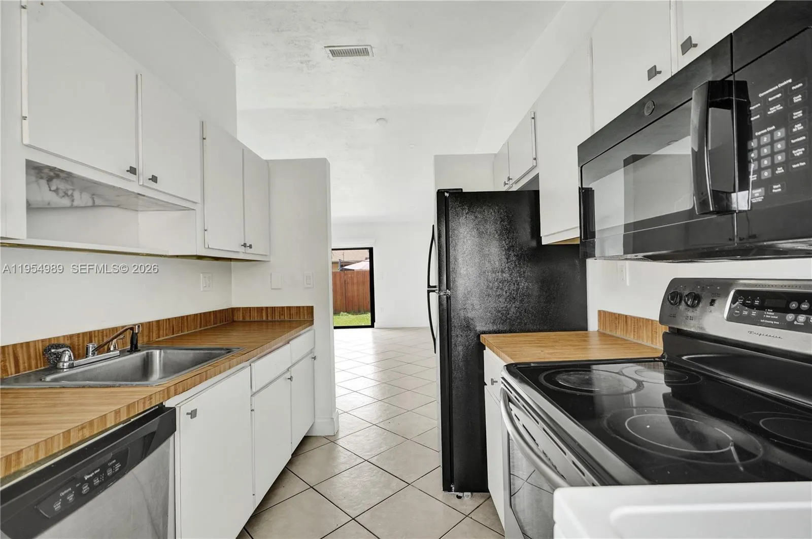 12216 Sw 110th Ln, Miami, Florida 33186, Miami, Florida 33186, 3 Bedrooms Bedrooms, ,1 BathroomBathrooms,Residential,For Sale,12216 Sw 110th Ln, Miami, Florida 33186,A11954989