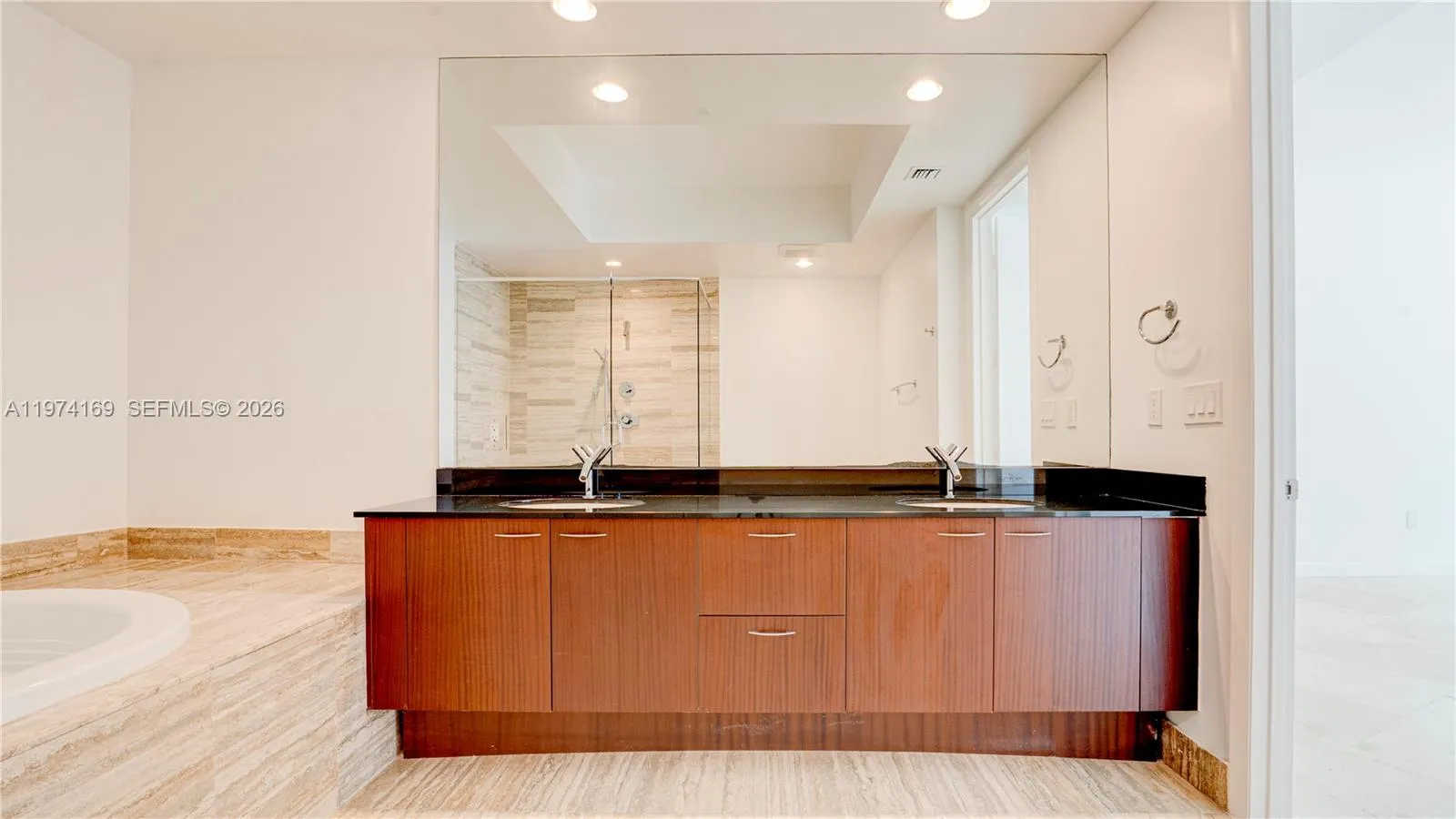 16001 Collins Ave 3007, Sunny Isles Beach, Florida, Sunny Isles Beach, Florida 33160, 2 Bedrooms Bedrooms, ,3 BathroomsBathrooms,Residential Lease,For Rent,16001 Collins Ave 3007, Sunny Isles Beach, Florida,A11974169