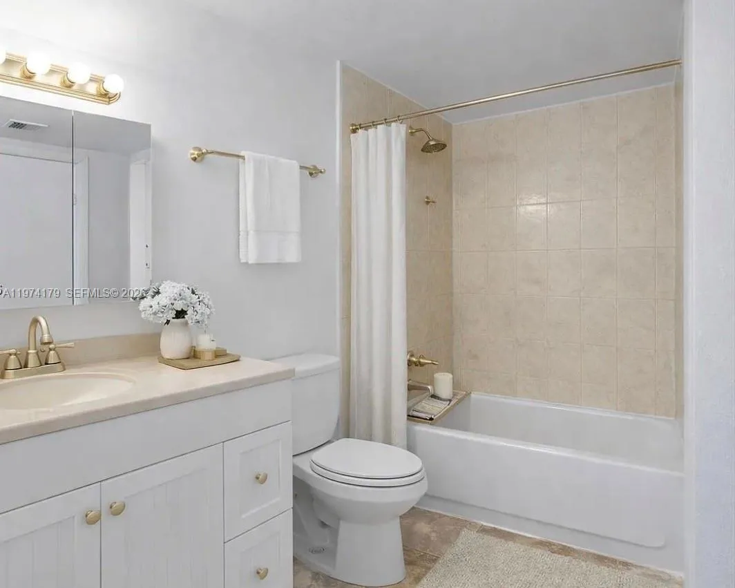1470 Ne 123rd St A603, North Miami, Florida 33161, North Miami, Florida 33161, 1 Bedroom Bedrooms, ,1 BathroomBathrooms,Residential Lease,For Rent,1470 Ne 123rd St A603, North Miami, Florida 33161,A11974179