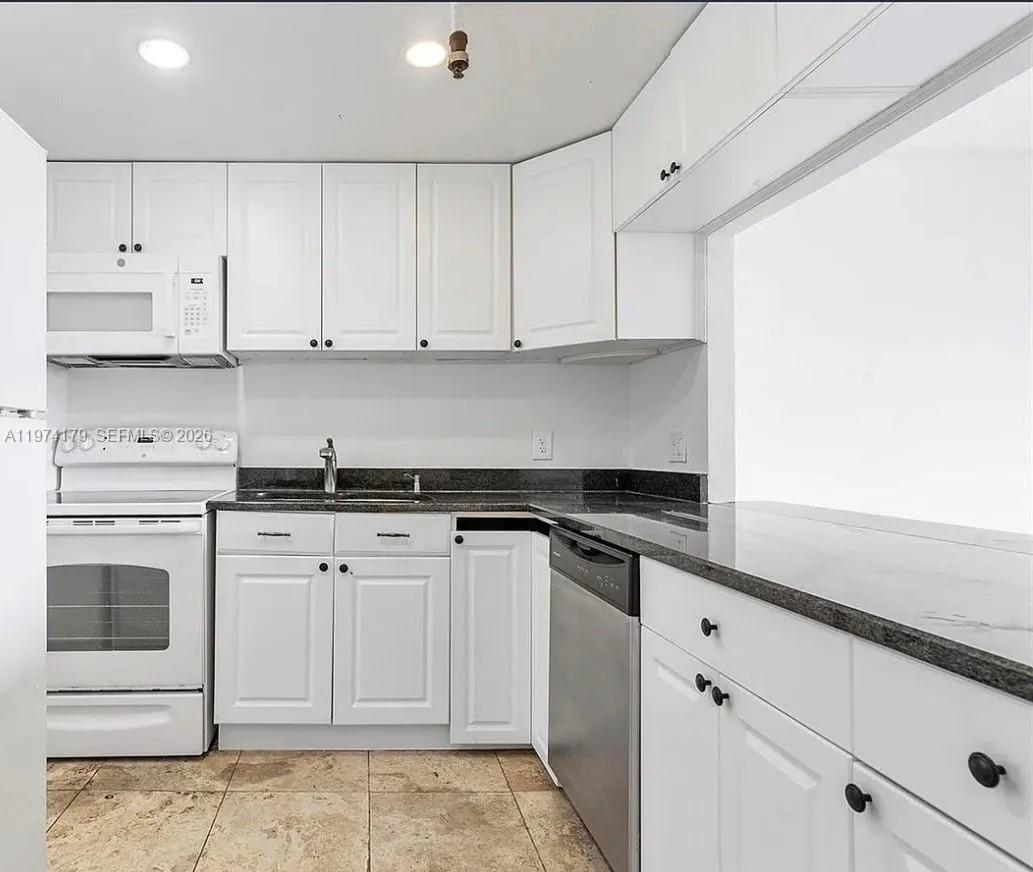 1470 Ne 123rd St A603, North Miami, Florida 33161, North Miami, Florida 33161, 1 Bedroom Bedrooms, ,1 BathroomBathrooms,Residential Lease,For Rent,1470 Ne 123rd St A603, North Miami, Florida 33161,A11974179