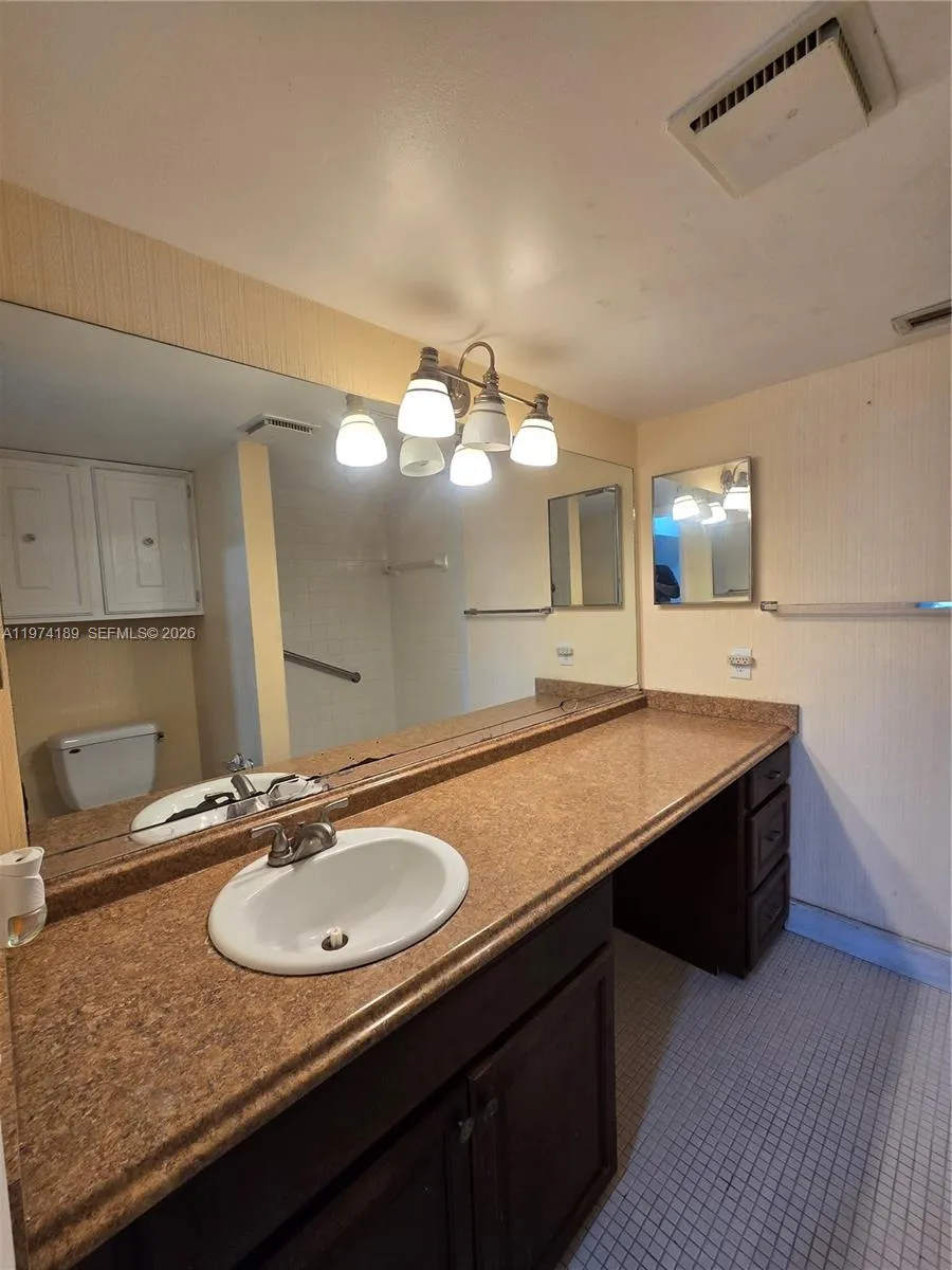 5920 Coral Lake Dr 208, Margate, Florida 33063, Margate, Florida 33063, 2 Bedrooms Bedrooms, ,2 BathroomsBathrooms,Residential,For Sale,5920 Coral Lake Dr 208, Margate, Florida 33063,A11974189