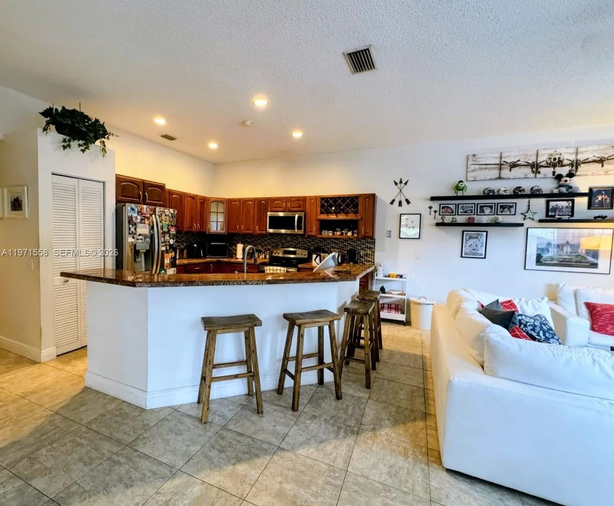 834 Verona Lake Dr, Weston, Florida 33326, Weston, Florida 33326, 4 Bedrooms Bedrooms, ,2 BathroomsBathrooms,Residential Lease,For Rent,834 Verona Lake Dr, Weston, Florida 33326,A11971558