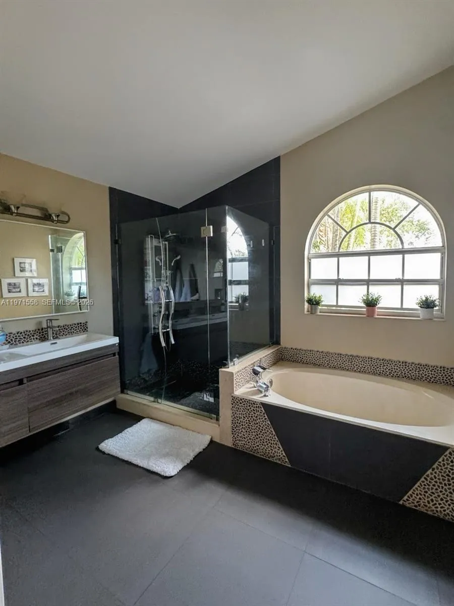 834 Verona Lake Dr, Weston, Florida 33326, Weston, Florida 33326, 4 Bedrooms Bedrooms, ,2 BathroomsBathrooms,Residential Lease,For Rent,834 Verona Lake Dr, Weston, Florida 33326,A11971558