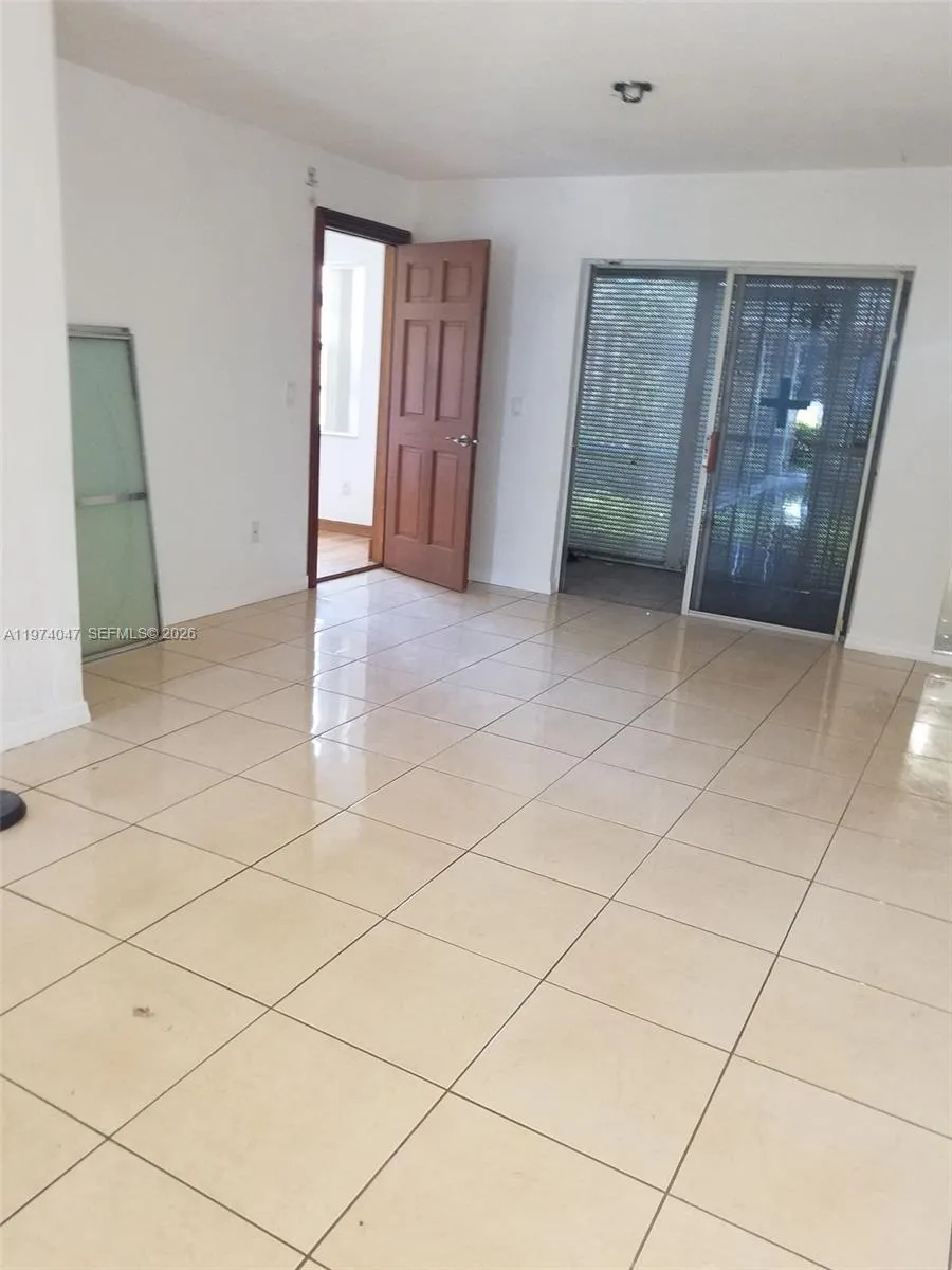 426 Ne 210th Cir Ter 101-2, Miami, Florida 33179, Miami, Florida 33179, 3 Bedrooms Bedrooms, ,2 BathroomsBathrooms,Residential Lease,For Rent,426 Ne 210th Cir Ter 101-2, Miami, Florida 33179,A11974047
