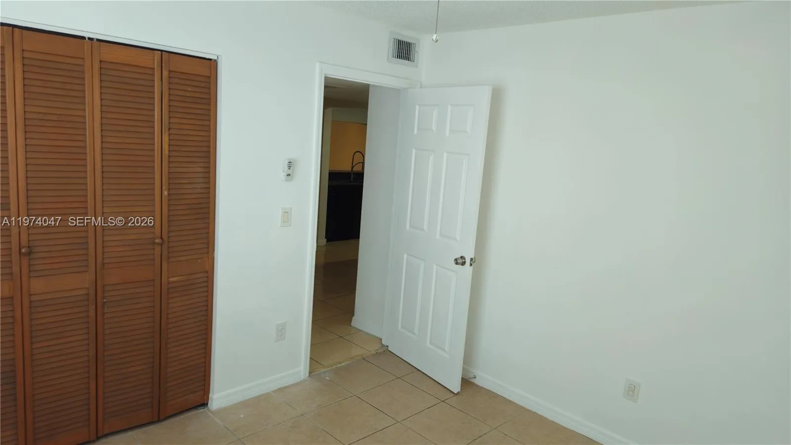 426 Ne 210th Cir Ter 101-2, Miami, Florida 33179, Miami, Florida 33179, 3 Bedrooms Bedrooms, ,2 BathroomsBathrooms,Residential Lease,For Rent,426 Ne 210th Cir Ter 101-2, Miami, Florida 33179,A11974047