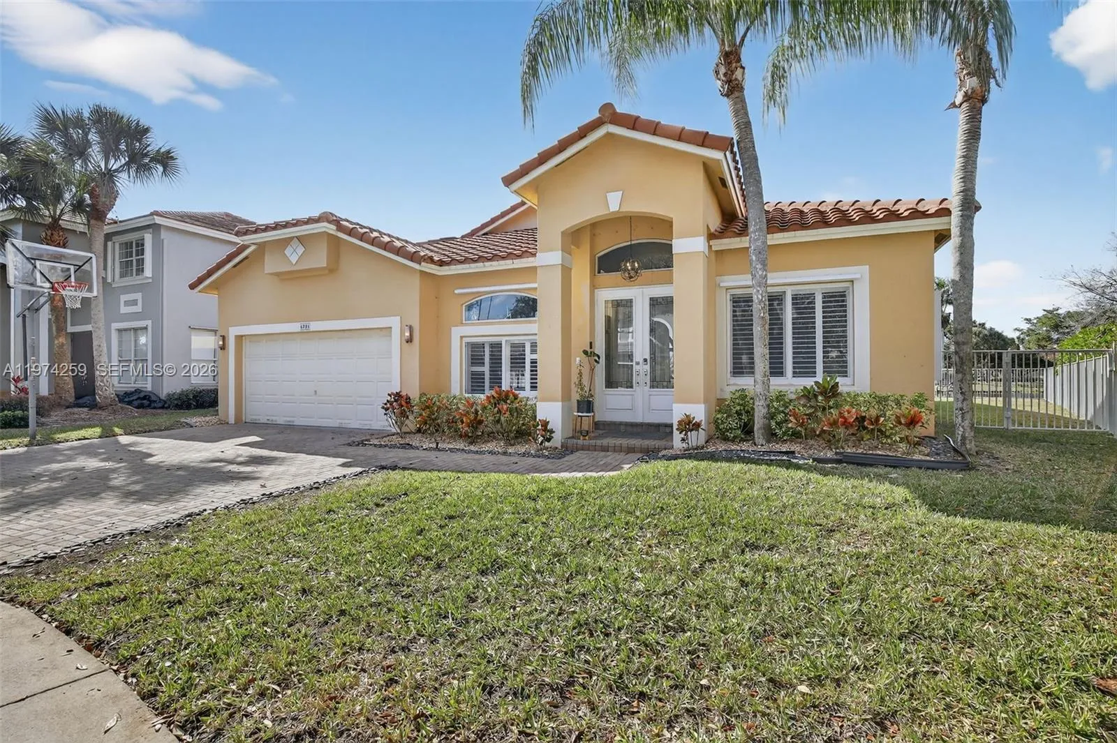 4301 Diamond Row, Weston, Florida 33331, Weston, Florida 33331, 4 Bedrooms Bedrooms, ,2 BathroomsBathrooms,Residential,For Sale,4301 Diamond Row, Weston, Florida 33331,A11974259