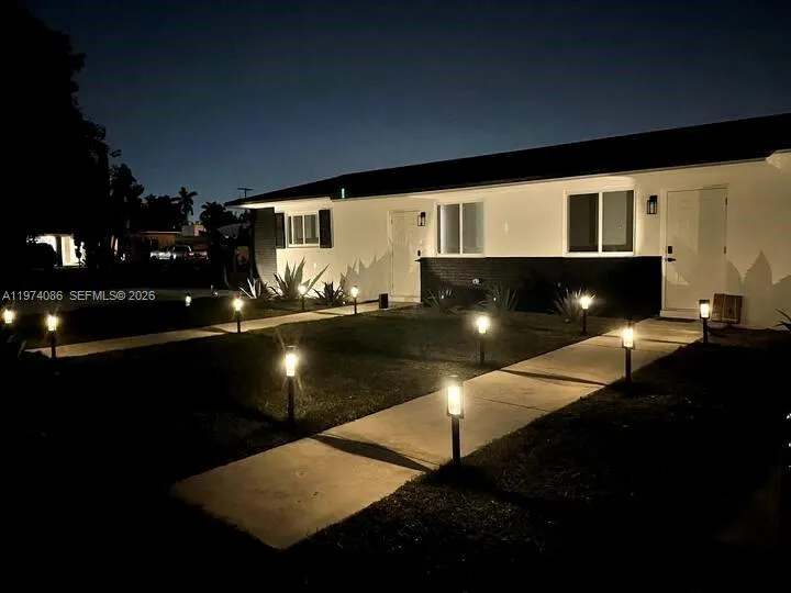 1001 Ne 110th St 1003, Biscayne Park, Florida 3316, Biscayne Park, Florida 33161, 2 Bedrooms Bedrooms, ,1 BathroomBathrooms,Residential Lease,For Rent,1001 Ne 110th St 1003, Biscayne Park, Florida 3316,A11974086