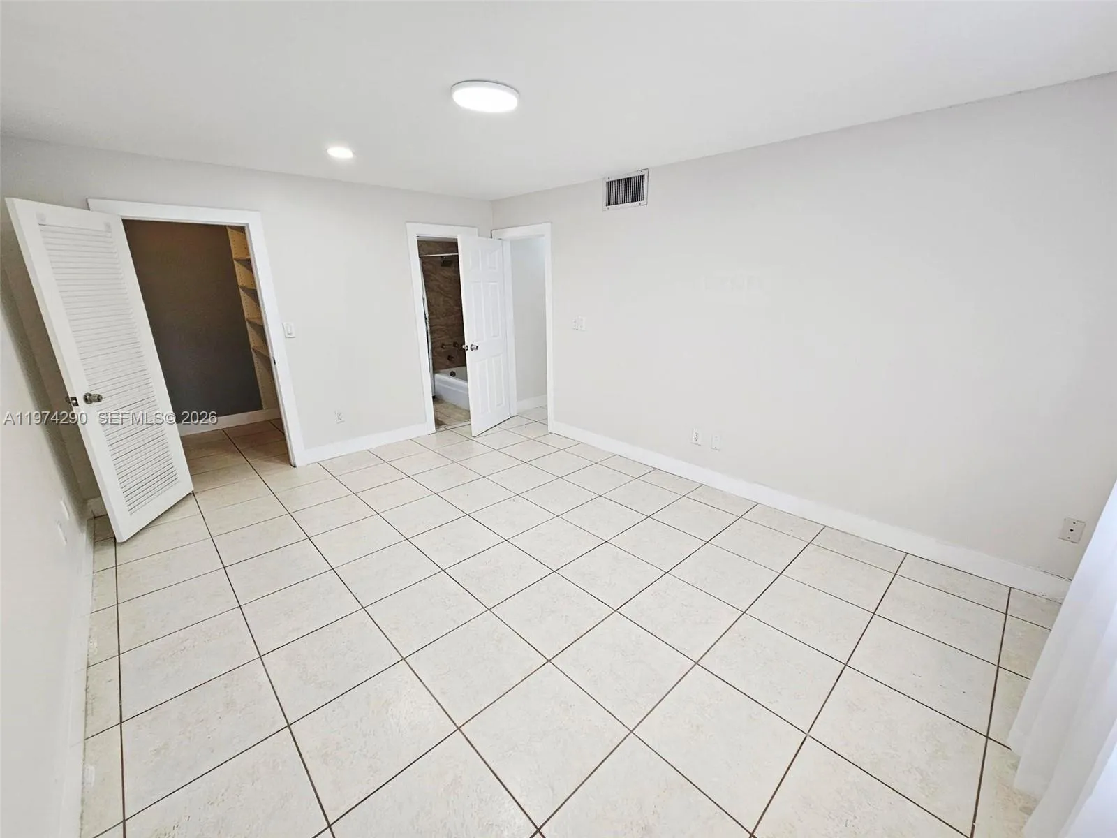 4560 Nw 79 Ave 2h, Doral, Florida 33166, Doral, Florida 33166, 2 Bedrooms Bedrooms, ,2 BathroomsBathrooms,Residential Lease,For Rent,4560 Nw 79 Ave 2h, Doral, Florida 33166,A11974290