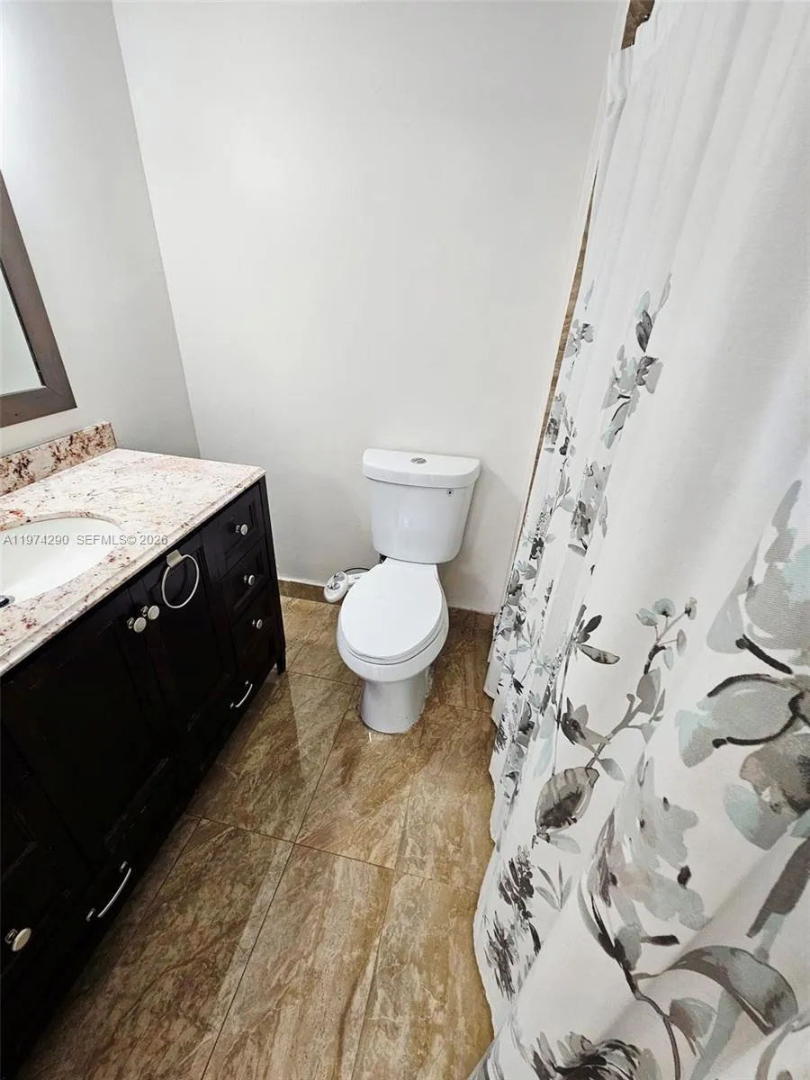 4560 Nw 79 Ave 2h, Doral, Florida 33166, Doral, Florida 33166, 2 Bedrooms Bedrooms, ,2 BathroomsBathrooms,Residential Lease,For Rent,4560 Nw 79 Ave 2h, Doral, Florida 33166,A11974290