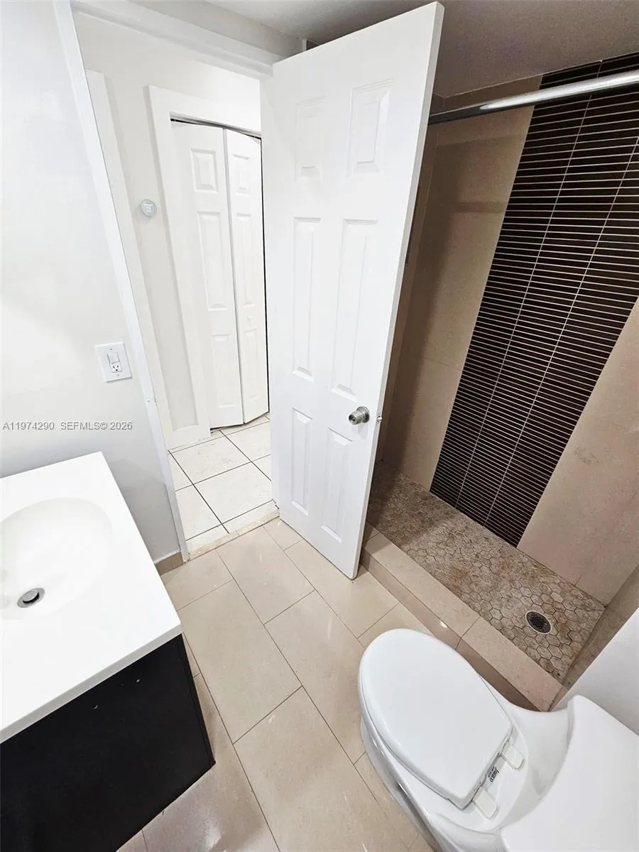 4560 Nw 79 Ave 2h, Doral, Florida 33166, Doral, Florida 33166, 2 Bedrooms Bedrooms, ,2 BathroomsBathrooms,Residential Lease,For Rent,4560 Nw 79 Ave 2h, Doral, Florida 33166,A11974290