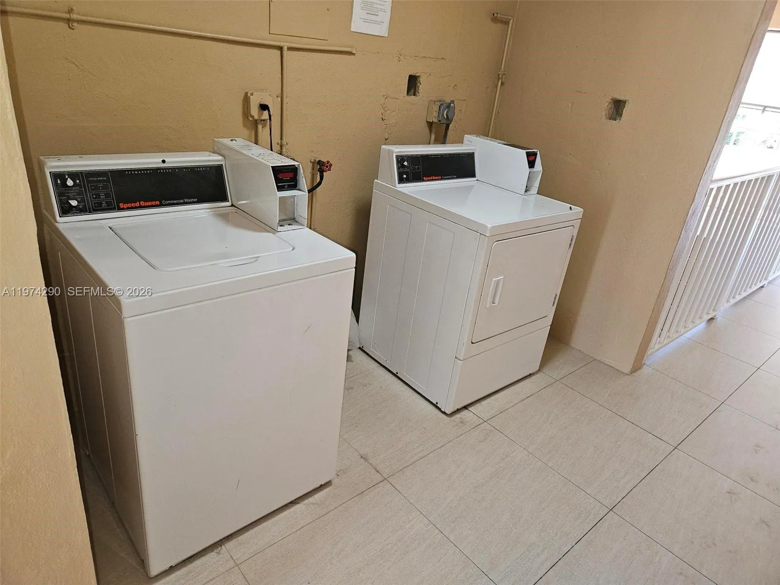 4560 Nw 79 Ave 2h, Doral, Florida 33166, Doral, Florida 33166, 2 Bedrooms Bedrooms, ,2 BathroomsBathrooms,Residential Lease,For Rent,4560 Nw 79 Ave 2h, Doral, Florida 33166,A11974290