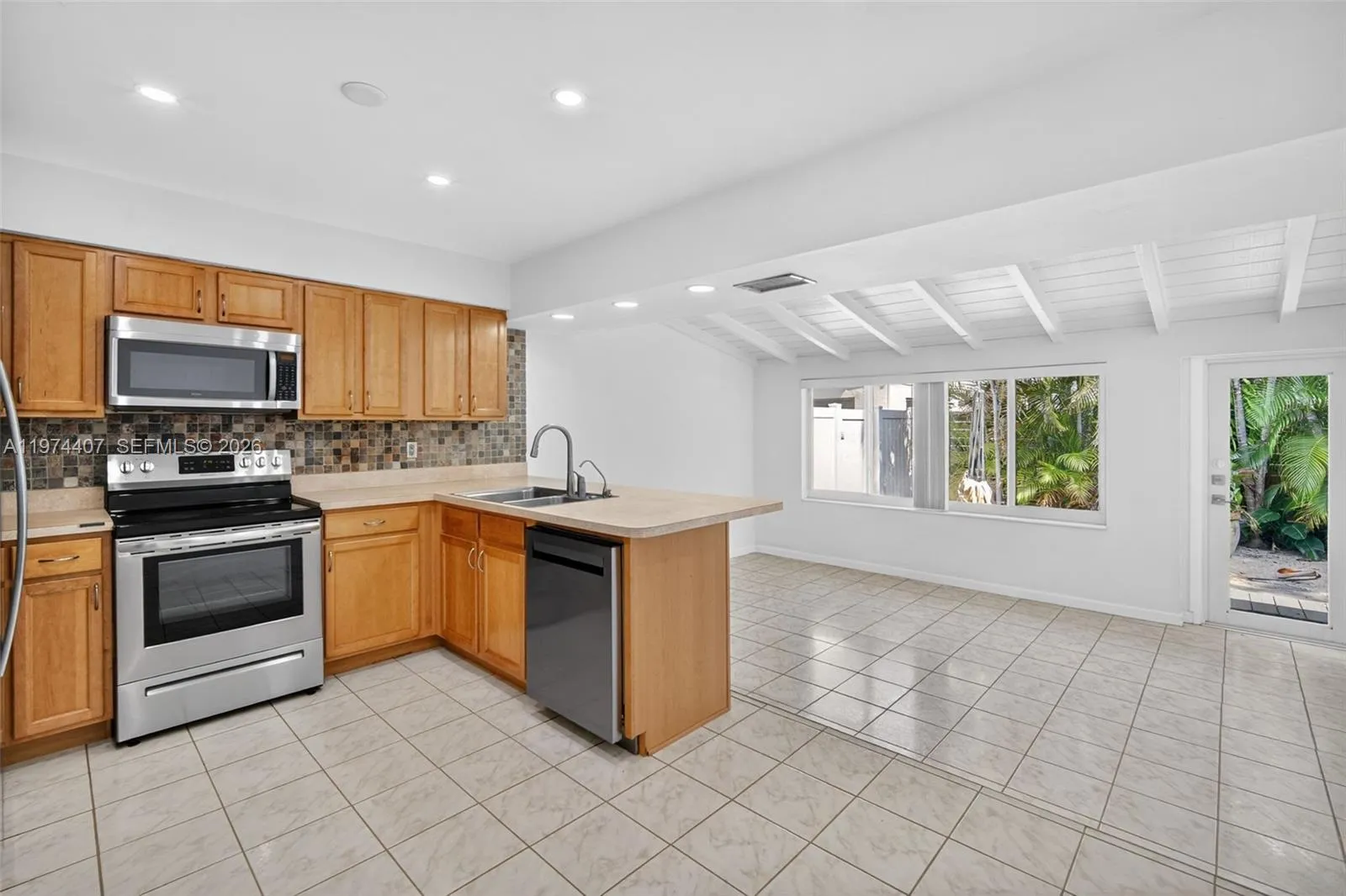 5650-5652 Ne 17 Terrace, Fort Lauderdale, Florida, Fort Lauderdale, Florida 33334, ,Residential Income,For Sale,5650-5652 Ne 17 Terrace, Fort Lauderdale, Florida ,A11974407