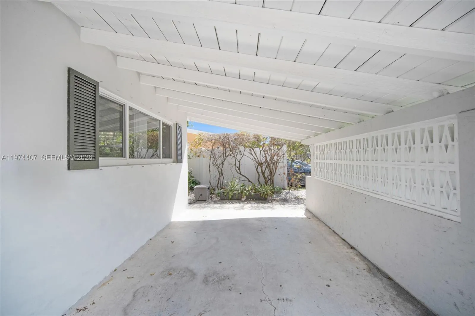 5650-5652 Ne 17 Terrace, Fort Lauderdale, Florida, Fort Lauderdale, Florida 33334, ,Residential Income,For Sale,5650-5652 Ne 17 Terrace, Fort Lauderdale, Florida ,A11974407