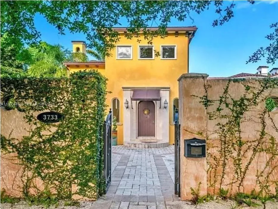 3733 Solana Rd, Miami, Florida 33133, Miami, Florida 33133, 4 Bedrooms Bedrooms, ,4 BathroomsBathrooms,Residential Lease,For Rent,3733 Solana Rd, Miami, Florida 33133,A11974452 3733 Solana Rd, Miami, Florida 33133, Miami, Florida 33133, 4 Bedrooms Bedrooms, ,4 BathroomsBathrooms,Residential Lease,For Rent,3733 Solana Rd, Miami, Florida 33133,A11974452