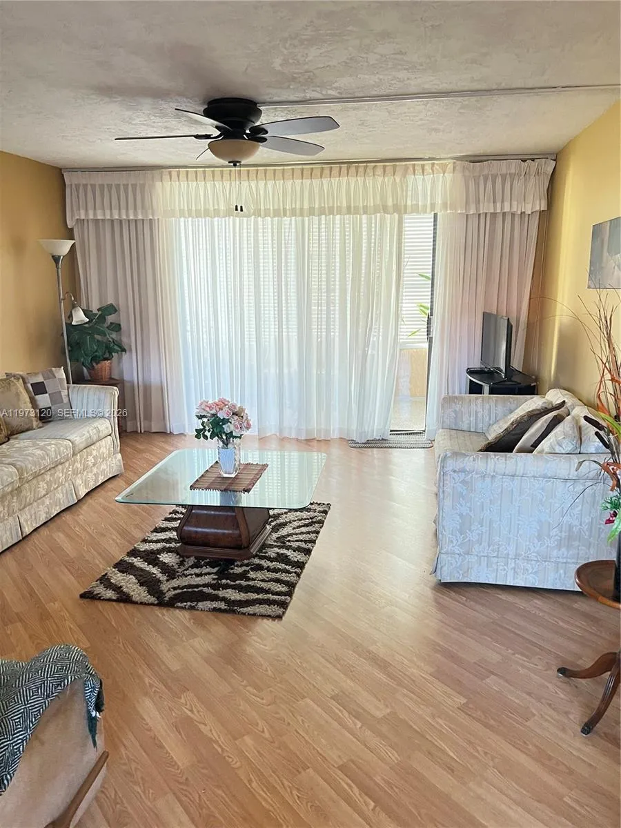 2851 Somerset Dr 417, Lauderdale Lakes, Florida 33, Lauderdale Lakes, Florida 33311, 1 Bedroom Bedrooms, ,1 BathroomBathrooms,Residential Lease,For Rent,2851 Somerset Dr 417, Lauderdale Lakes, Florida 33,A11973120