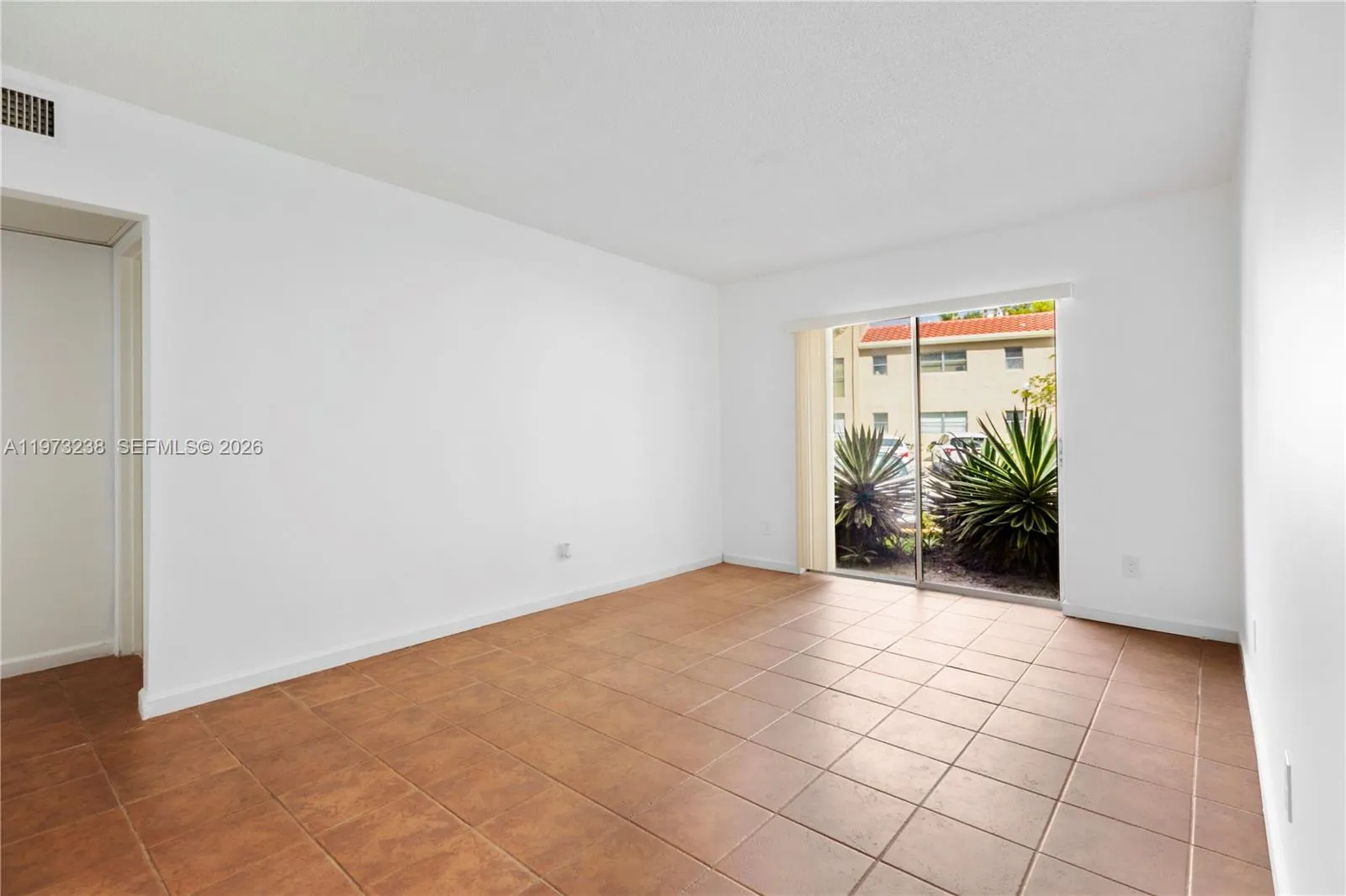 5216 Ne 6th Ave B3, Oakland Park, Florida 33334, Oakland Park, Florida 33334, 2 Bedrooms Bedrooms, ,1 BathroomBathrooms,Residential,For Sale,5216 Ne 6th Ave B3, Oakland Park, Florida 33334,A11973238