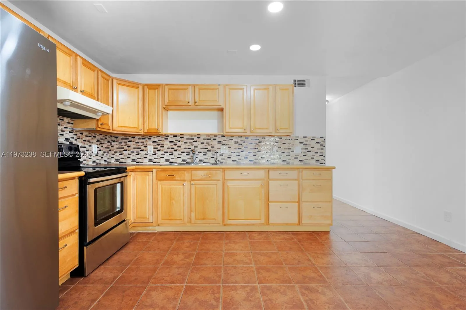 5216 Ne 6th Ave B3, Oakland Park, Florida 33334, Oakland Park, Florida 33334, 2 Bedrooms Bedrooms, ,1 BathroomBathrooms,Residential,For Sale,5216 Ne 6th Ave B3, Oakland Park, Florida 33334,A11973238