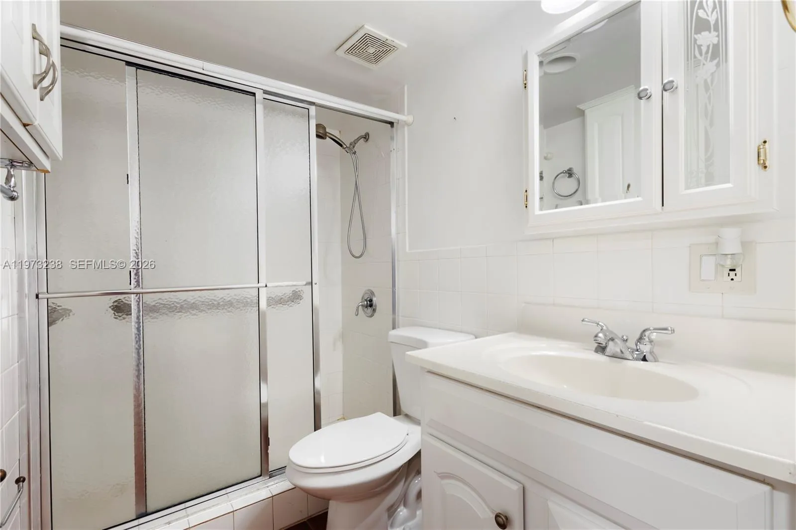 5216 Ne 6th Ave B3, Oakland Park, Florida 33334, Oakland Park, Florida 33334, 2 Bedrooms Bedrooms, ,1 BathroomBathrooms,Residential,For Sale,5216 Ne 6th Ave B3, Oakland Park, Florida 33334,A11973238