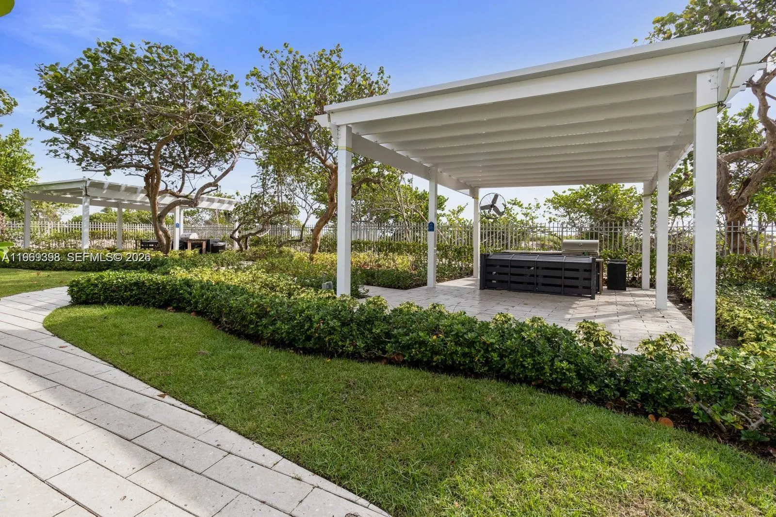 199 Ocean Lane Dr 811, Key Biscayne, Florida 33149, Key Biscayne, Florida 33149, 2 Bedrooms Bedrooms, ,2 BathroomsBathrooms,Residential Lease,For Rent,199 Ocean Lane Dr 811, Key Biscayne, Florida 33149,A11969398