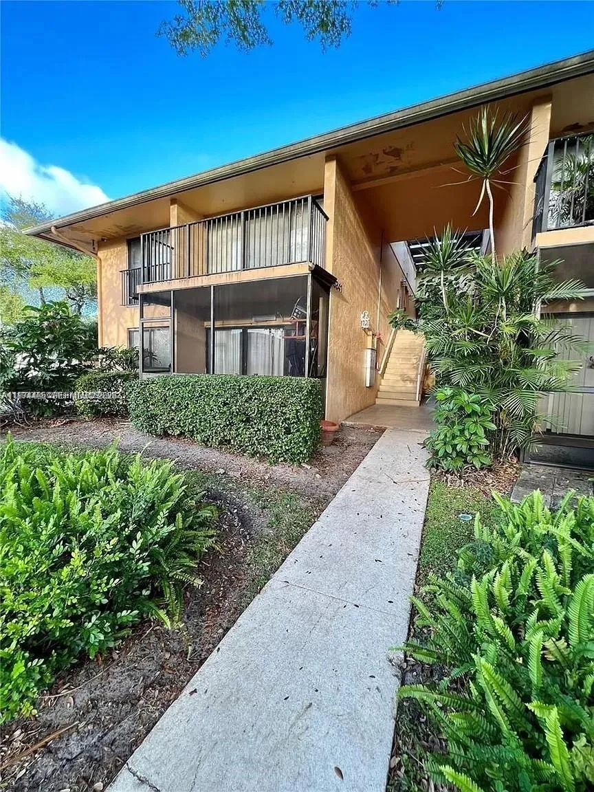 5849 Washington St 80, Hollywood, Florida 33023, Hollywood, Florida 33023, 1 Bedroom Bedrooms, ,1 BathroomBathrooms,Residential Lease,For Rent,5849 Washington St 80, Hollywood, Florida 33023,A11974485