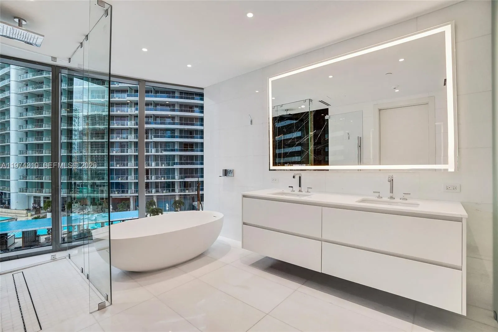 300 Biscayne Blvd Way 1807, Miami, Florida 33131, Miami, Florida 33131, 2 Bedrooms Bedrooms, ,3 BathroomsBathrooms,Residential,For Sale,300 Biscayne Blvd Way 1807, Miami, Florida 33131,A11974310