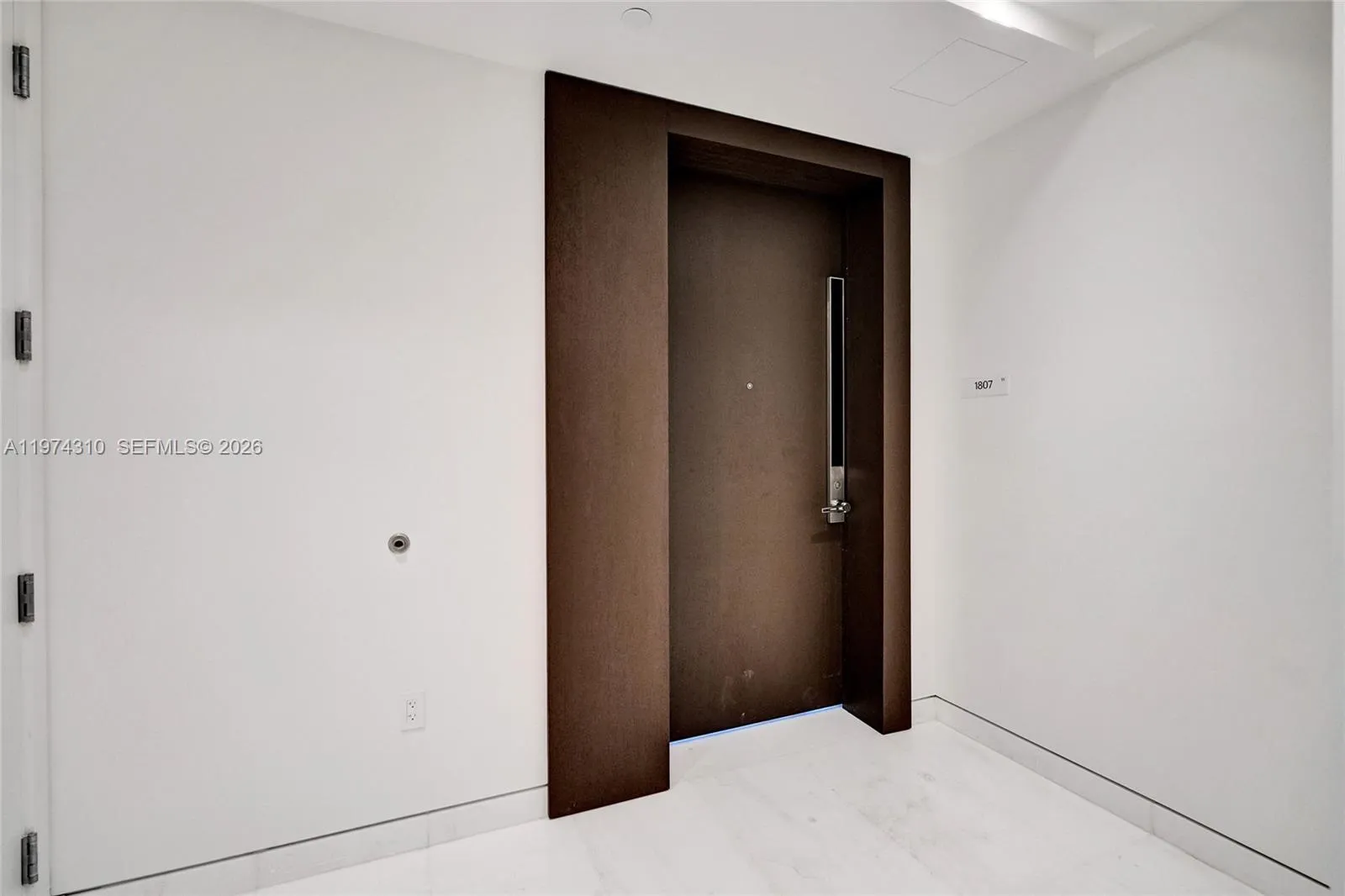 300 Biscayne Blvd Way 1807, Miami, Florida 33131, Miami, Florida 33131, 2 Bedrooms Bedrooms, ,3 BathroomsBathrooms,Residential,For Sale,300 Biscayne Blvd Way 1807, Miami, Florida 33131,A11974310