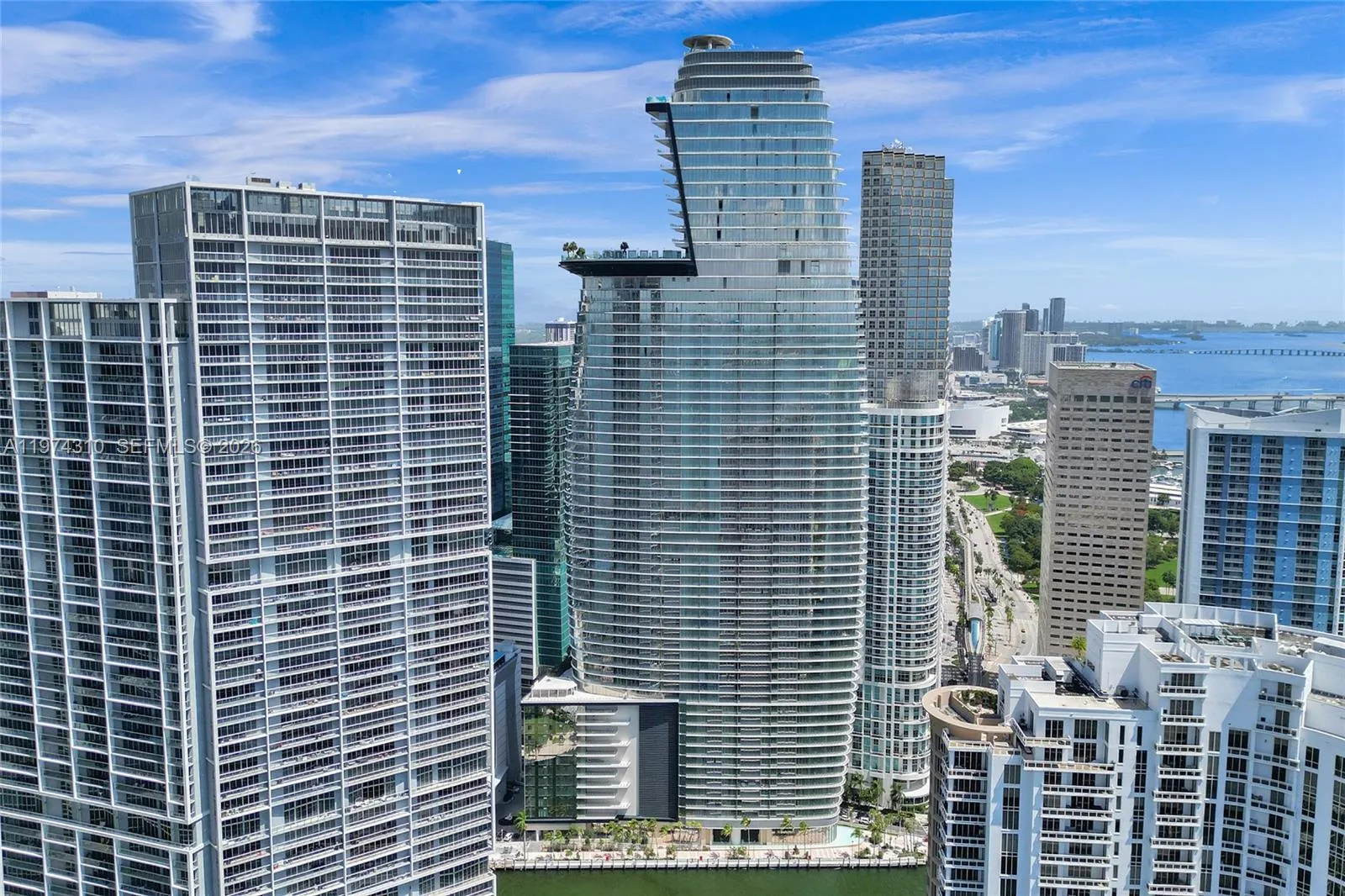 300 Biscayne Blvd Way 1807, Miami, Florida 33131, Miami, Florida 33131, 2 Bedrooms Bedrooms, ,3 BathroomsBathrooms,Residential,For Sale,300 Biscayne Blvd Way 1807, Miami, Florida 33131,A11974310