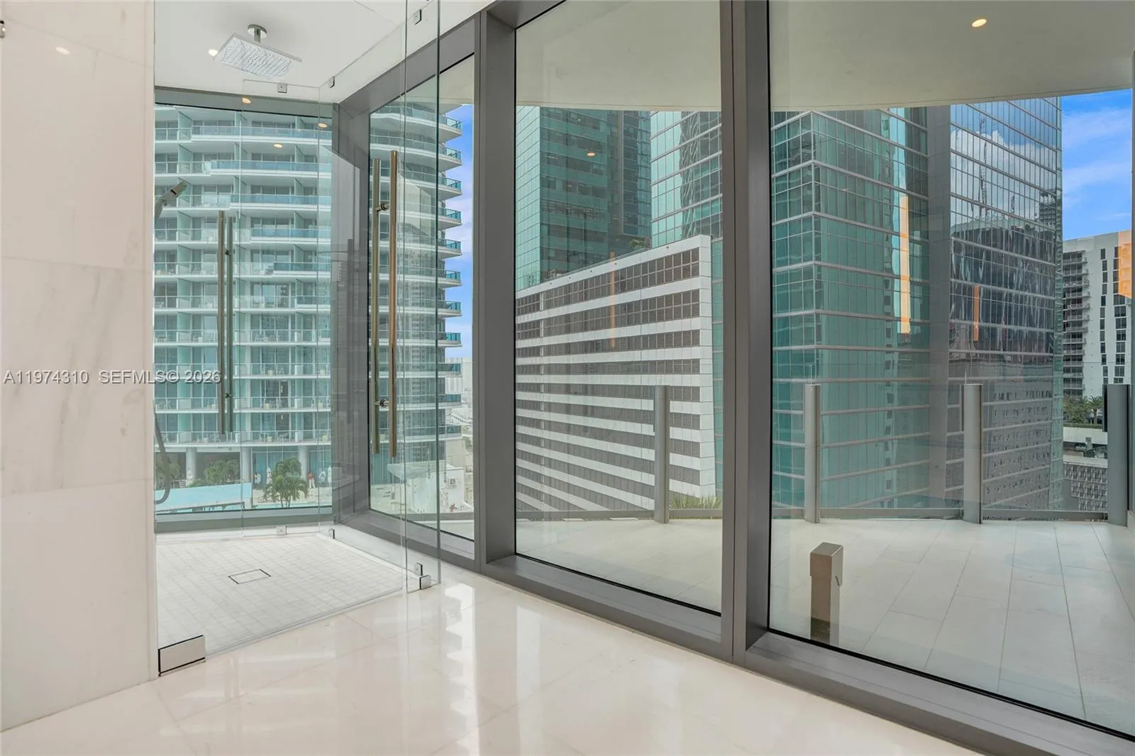 300 Biscayne Blvd Way 1807, Miami, Florida 33131, Miami, Florida 33131, 2 Bedrooms Bedrooms, ,3 BathroomsBathrooms,Residential,For Sale,300 Biscayne Blvd Way 1807, Miami, Florida 33131,A11974310
