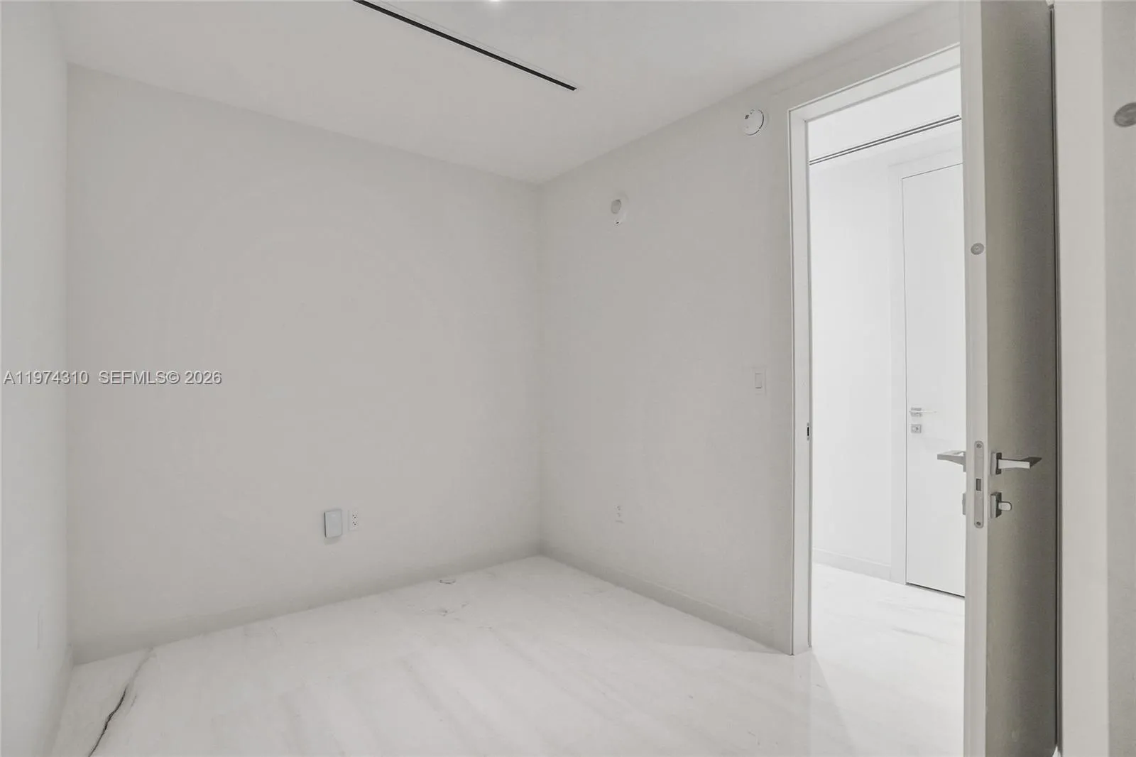 300 Biscayne Blvd Way 1807, Miami, Florida 33131, Miami, Florida 33131, 2 Bedrooms Bedrooms, ,3 BathroomsBathrooms,Residential,For Sale,300 Biscayne Blvd Way 1807, Miami, Florida 33131,A11974310