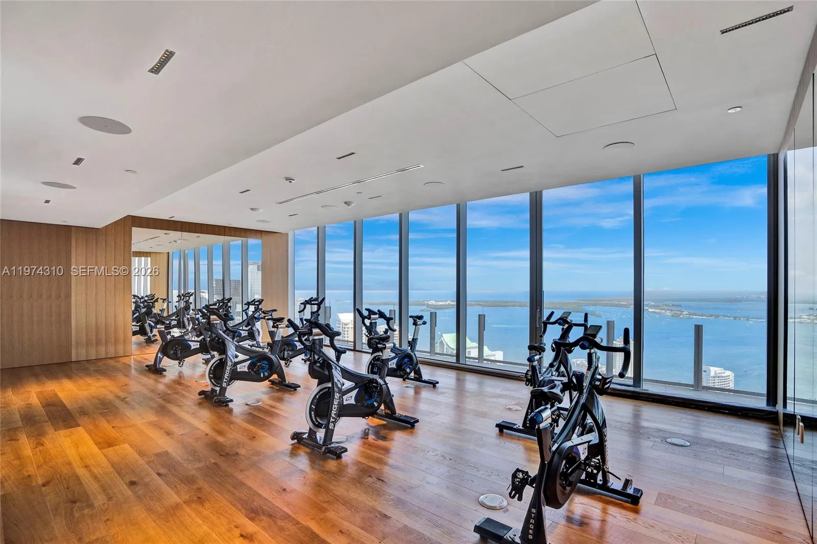 300 Biscayne Blvd Way 1807, Miami, Florida 33131, Miami, Florida 33131, 2 Bedrooms Bedrooms, ,3 BathroomsBathrooms,Residential,For Sale,300 Biscayne Blvd Way 1807, Miami, Florida 33131,A11974310