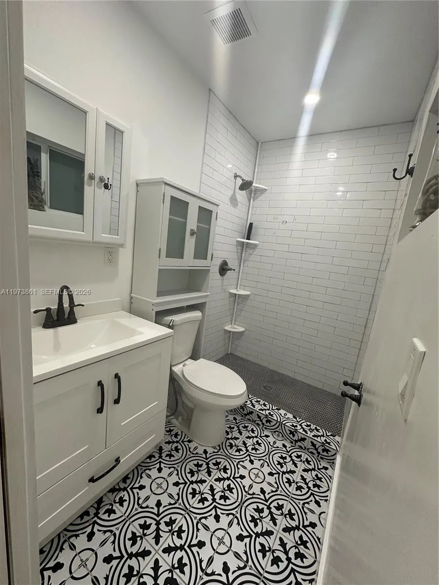 2401 Sw 83rd Ave, Miami, Florida 33155, Miami, Florida 33155, 3 Bedrooms Bedrooms, ,2 BathroomsBathrooms,Residential,For Sale,2401 Sw 83rd Ave, Miami, Florida 33155,A11973861