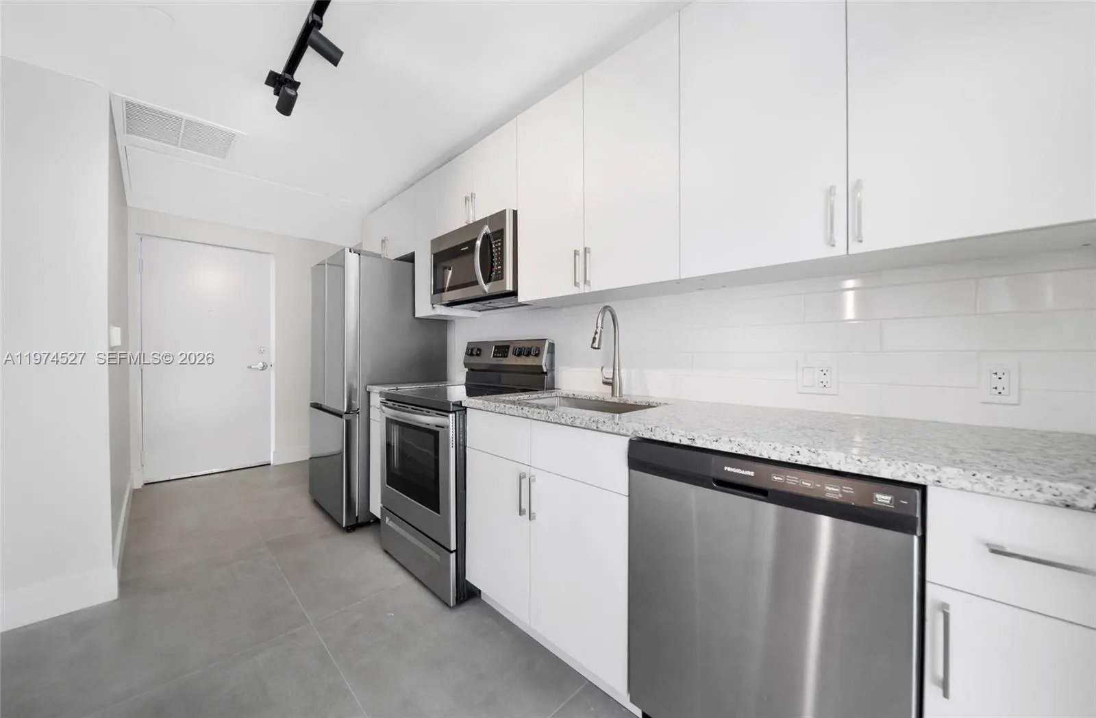 1536 Nw 15th Ave 302, Miami, Florida 33125, Miami, Florida 33125, ,1 BathroomBathrooms,Residential Lease,For Rent,1536 Nw 15th Ave 302, Miami, Florida 33125,A11974527