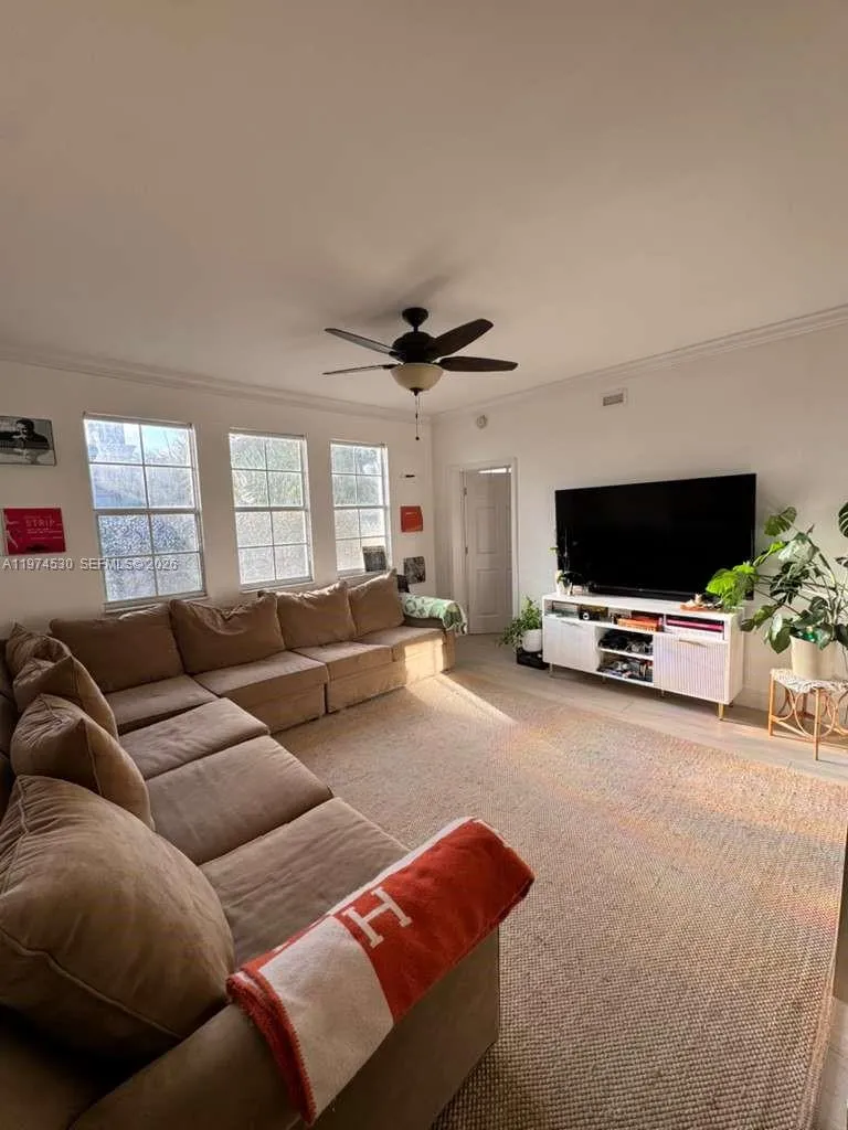 533 Ne 3rd Ave 407, Fort Lauderdale, Florida 33301, Fort Lauderdale, Florida 33301, 2 Bedrooms Bedrooms, ,2 BathroomsBathrooms,Residential Lease,For Rent,533 Ne 3rd Ave 407, Fort Lauderdale, Florida 33301,A11974530