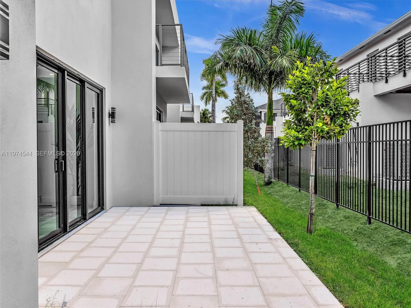 4648 Sw 32nd Ave B3, Dania Beach, Florida 33312, Dania Beach, Florida 33312, 3 Bedrooms Bedrooms, ,2 BathroomsBathrooms,Residential,For Sale,4648 Sw 32nd Ave B3, Dania Beach, Florida 33312,A11974544