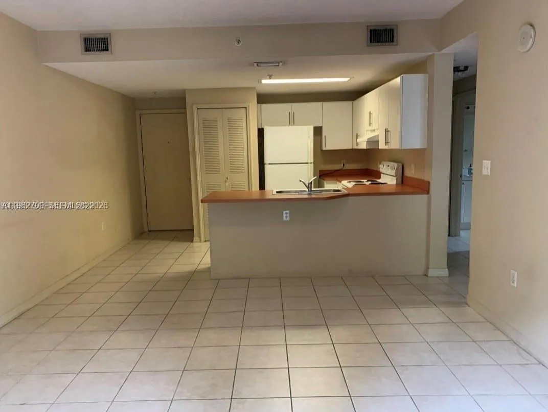 3410 Coral Way 303, Miami, Florida 33145, Miami, Florida 33145, 1 Bedroom Bedrooms, ,1 BathroomBathrooms,Residential Lease,For Rent,3410 Coral Way 303, Miami, Florida 33145,A11962700
