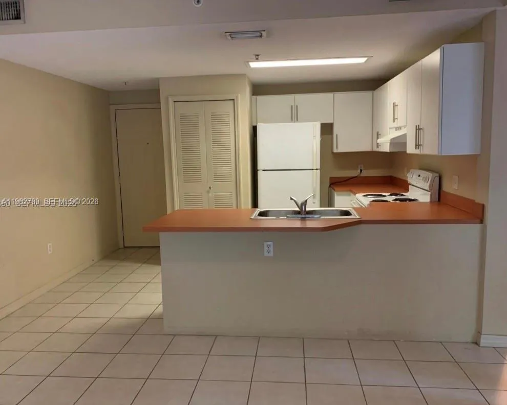 3410 Coral Way 303, Miami, Florida 33145, Miami, Florida 33145, 1 Bedroom Bedrooms, ,1 BathroomBathrooms,Residential Lease,For Rent,3410 Coral Way 303, Miami, Florida 33145,A11962700