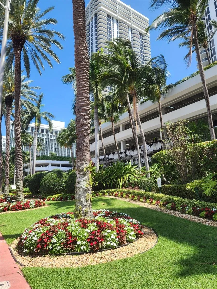 4779 Collins Ave 3504, Miami Beach, Florida 33140, Miami Beach, Florida 33140, 2 Bedrooms Bedrooms, ,2 BathroomsBathrooms,Residential Lease,For Rent,4779 Collins Ave 3504, Miami Beach, Florida 33140,A11974547