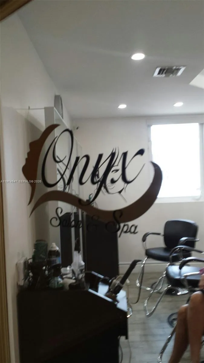 4779 Collins Ave 3504, Miami Beach, Florida 33140, Miami Beach, Florida 33140, 2 Bedrooms Bedrooms, ,2 BathroomsBathrooms,Residential Lease,For Rent,4779 Collins Ave 3504, Miami Beach, Florida 33140,A11974547