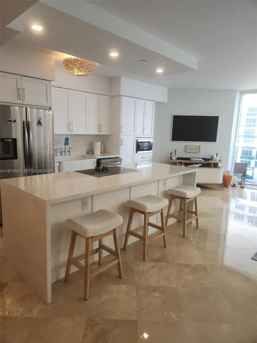 4779 Collins Ave 3504, Miami Beach, Florida 33140, Miami Beach, Florida 33140, 2 Bedrooms Bedrooms, ,2 BathroomsBathrooms,Residential Lease,For Rent,4779 Collins Ave 3504, Miami Beach, Florida 33140,A11974547