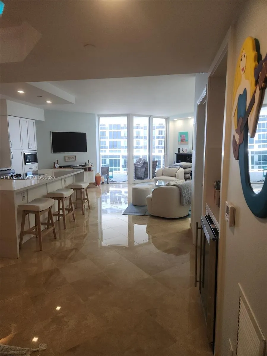 4779 Collins Ave 3504, Miami Beach, Florida 33140, Miami Beach, Florida 33140, 2 Bedrooms Bedrooms, ,2 BathroomsBathrooms,Residential Lease,For Rent,4779 Collins Ave 3504, Miami Beach, Florida 33140,A11974547