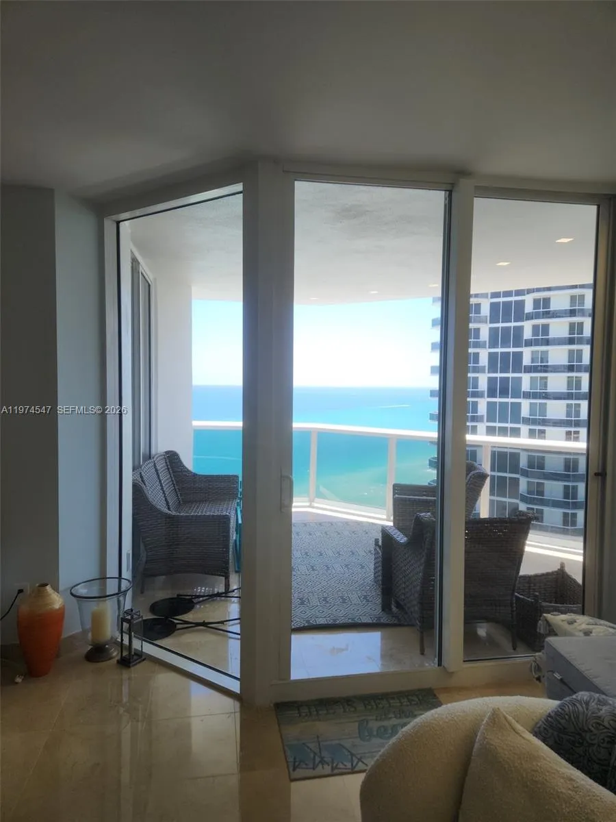 4779 Collins Ave 3504, Miami Beach, Florida 33140, Miami Beach, Florida 33140, 2 Bedrooms Bedrooms, ,2 BathroomsBathrooms,Residential Lease,For Rent,4779 Collins Ave 3504, Miami Beach, Florida 33140,A11974547