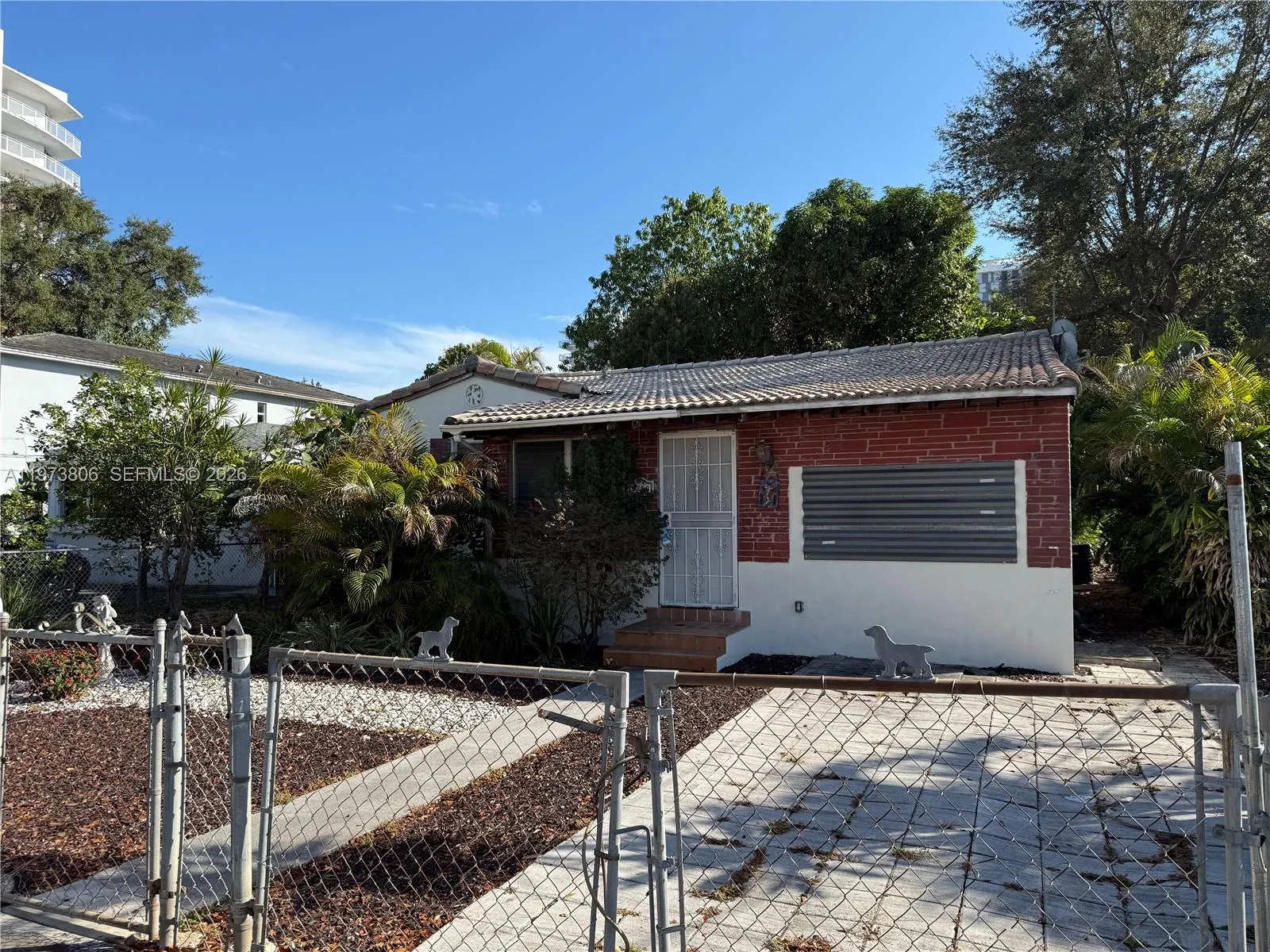 2750 Sw 26th St, Miami, Florida 33133, Miami, Florida 33133, 3 Bedrooms Bedrooms, ,2 BathroomsBathrooms,Residential,For Sale,2750 Sw 26th St, Miami, Florida 33133,A11973806