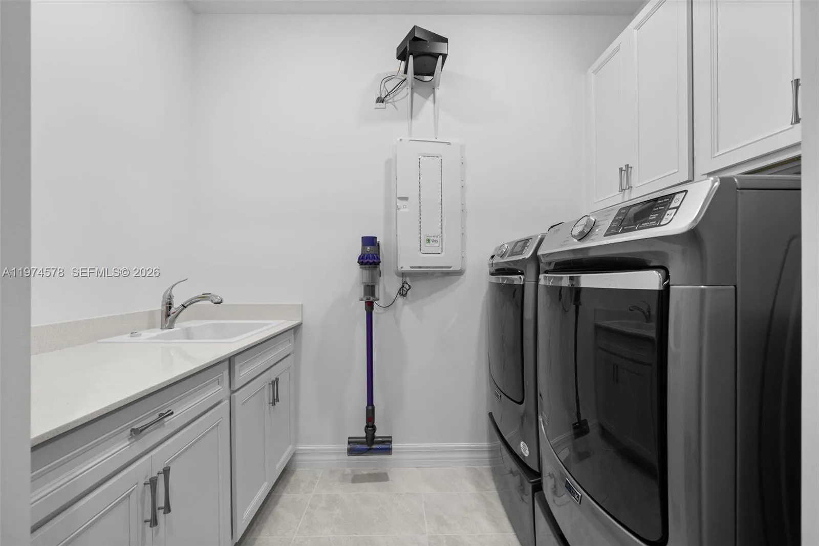 2715 Primrose Pl, Oakland Park, Florida 33309, Oakland Park, Florida 33309, 3 Bedrooms Bedrooms, ,4 BathroomsBathrooms,Residential,For Sale,2715 Primrose Pl, Oakland Park, Florida 33309,A11974578