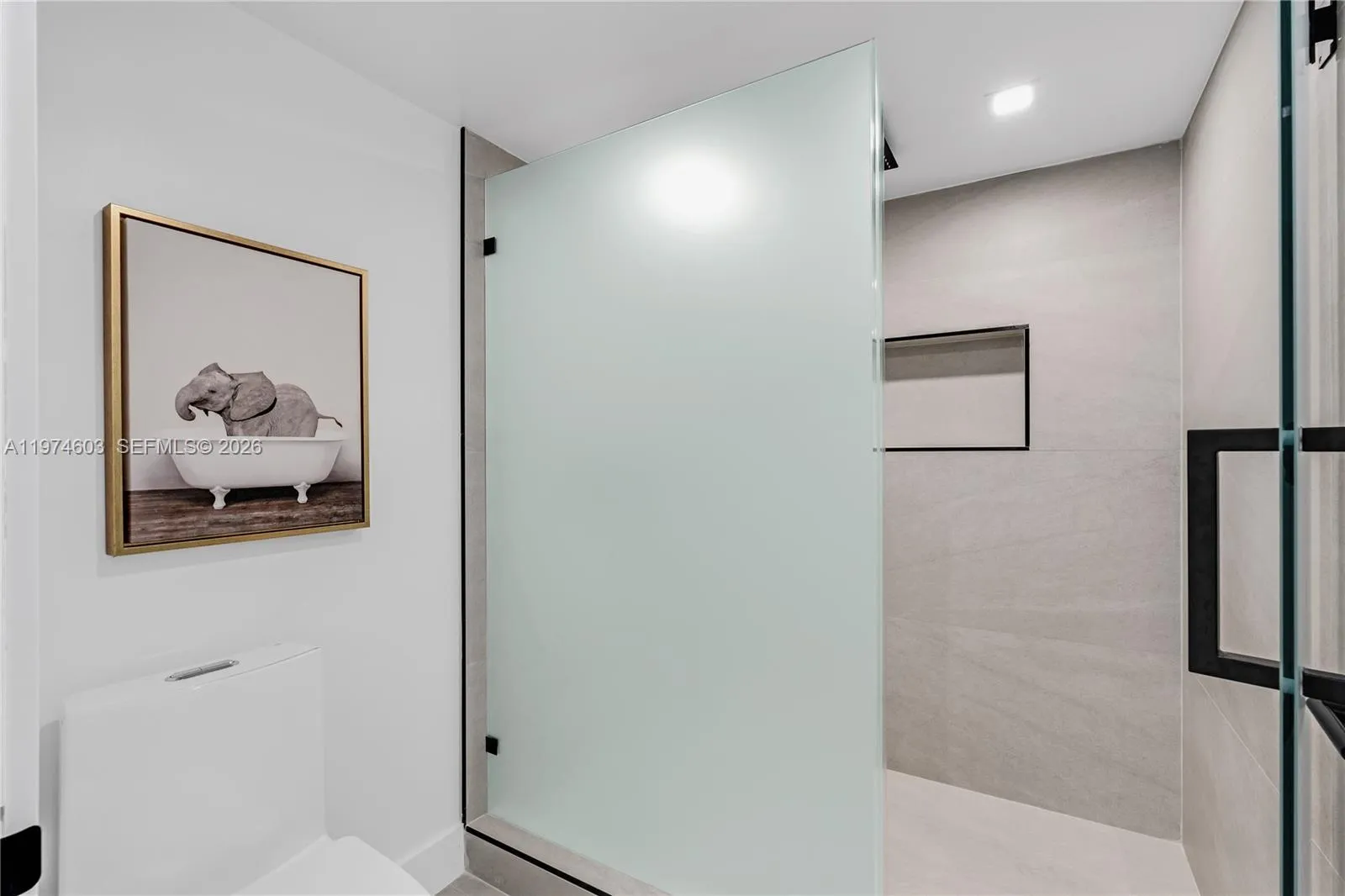 881 Ocean Dr 27d, Key Biscayne, Florida 33149, Key Biscayne, Florida 33149, 2 Bedrooms Bedrooms, ,2 BathroomsBathrooms,Residential Lease,For Rent,881 Ocean Dr 27d, Key Biscayne, Florida 33149,A11974603