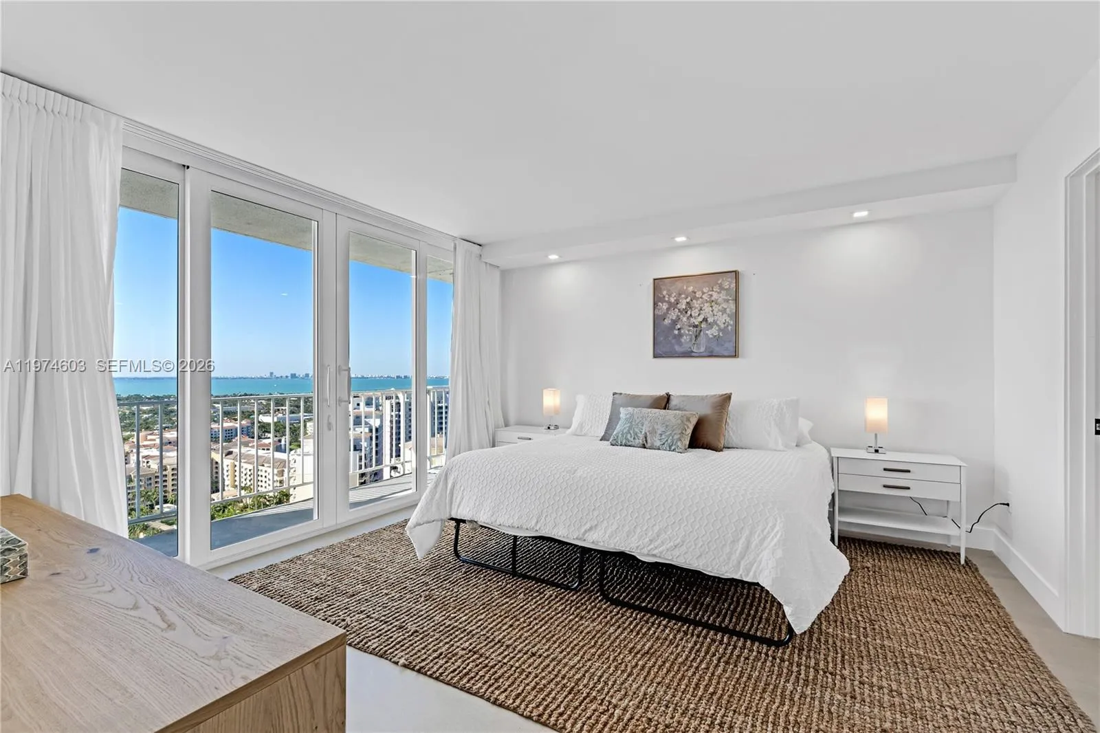 881 Ocean Dr 27d, Key Biscayne, Florida 33149, Key Biscayne, Florida 33149, 2 Bedrooms Bedrooms, ,2 BathroomsBathrooms,Residential Lease,For Rent,881 Ocean Dr 27d, Key Biscayne, Florida 33149,A11974603